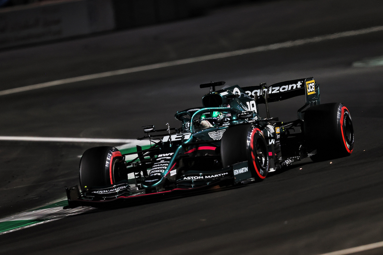 GP ARABIA SAUDITA, Lance Stroll (CDN) Aston Martin F1 Team AMR21.
04.12.2021. Formula 1 World Championship, Rd 21, Saudi Arabian Grand Prix, Jeddah, Saudi Arabia, Qualifiche Day.
- www.xpbimages.com, EMail: requests@xpbimages.com © Copyright: Moy / XPB Images