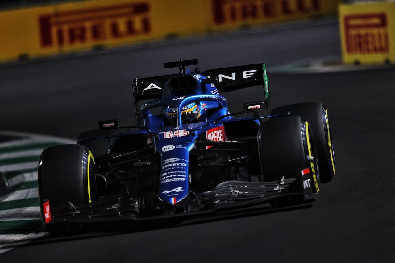 GP ARABIA SAUDITA, Fernando Alonso (ESP) Alpine F1 Team A521.
04.12.2021. Formula 1 World Championship, Rd 21, Saudi Arabian Grand Prix, Jeddah, Saudi Arabia, Qualifiche Day.
- www.xpbimages.com, EMail: requests@xpbimages.com © Copyright: Moy / XPB Images