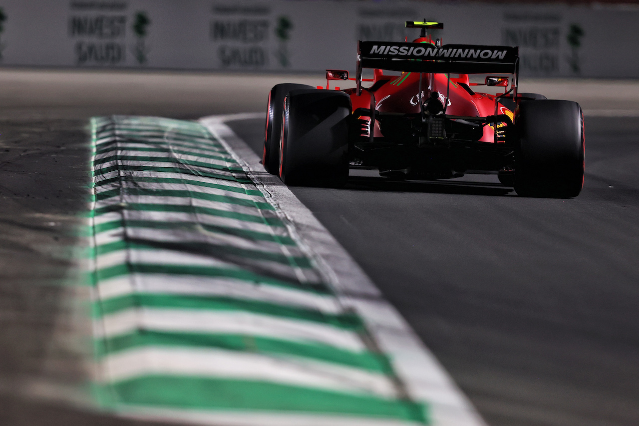 GP ARABIA SAUDITA, Carlos Sainz Jr (ESP) Ferrari SF-21.
04.12.2021. Formula 1 World Championship, Rd 21, Saudi Arabian Grand Prix, Jeddah, Saudi Arabia, Qualifiche Day.
- www.xpbimages.com, EMail: requests@xpbimages.com © Copyright: Moy / XPB Images