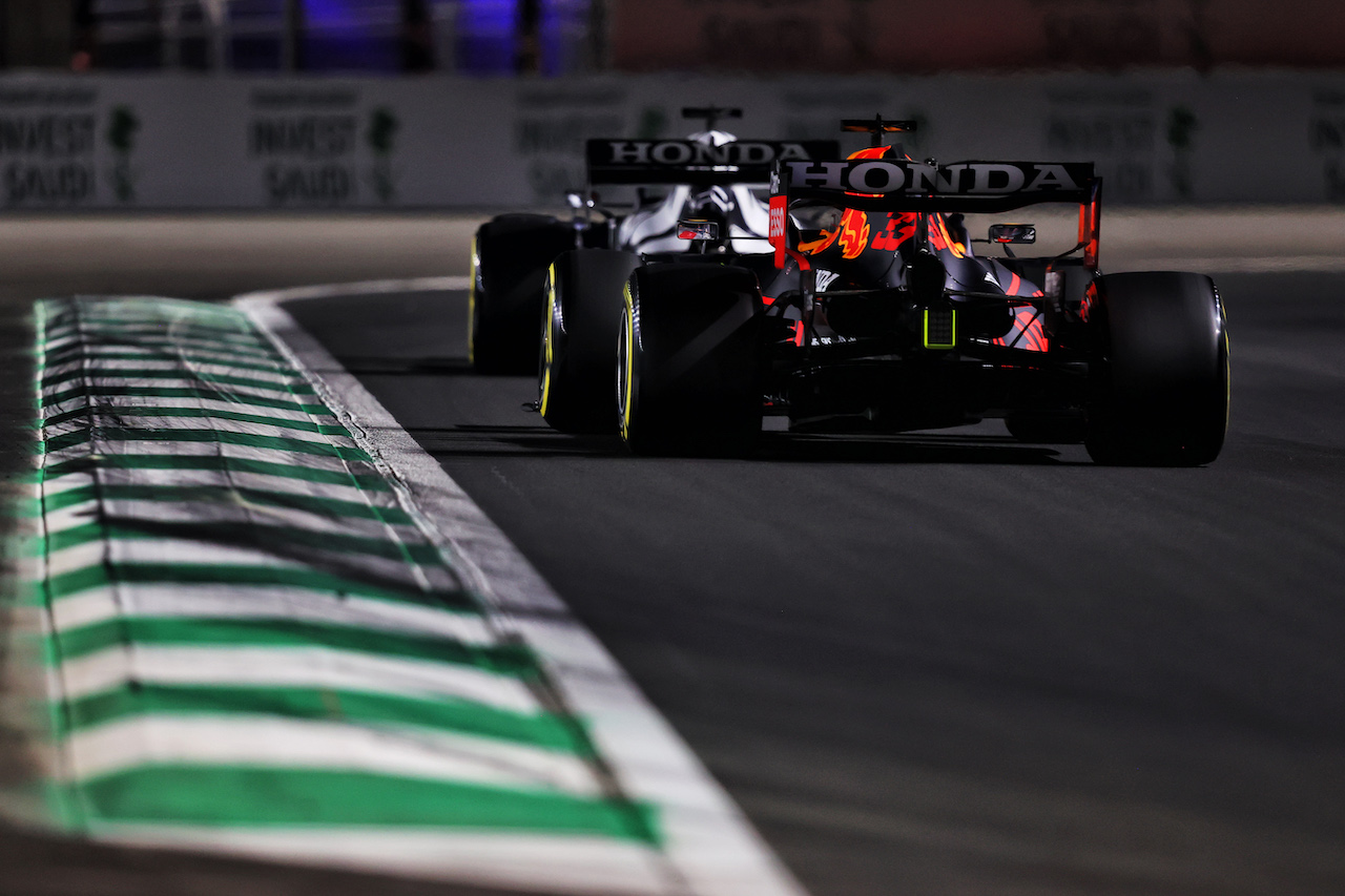 GP ARABIA SAUDITA, Max Verstappen (NLD) Red Bull Racing RB16B.
04.12.2021. Formula 1 World Championship, Rd 21, Saudi Arabian Grand Prix, Jeddah, Saudi Arabia, Qualifiche Day.
- www.xpbimages.com, EMail: requests@xpbimages.com © Copyright: Moy / XPB Images