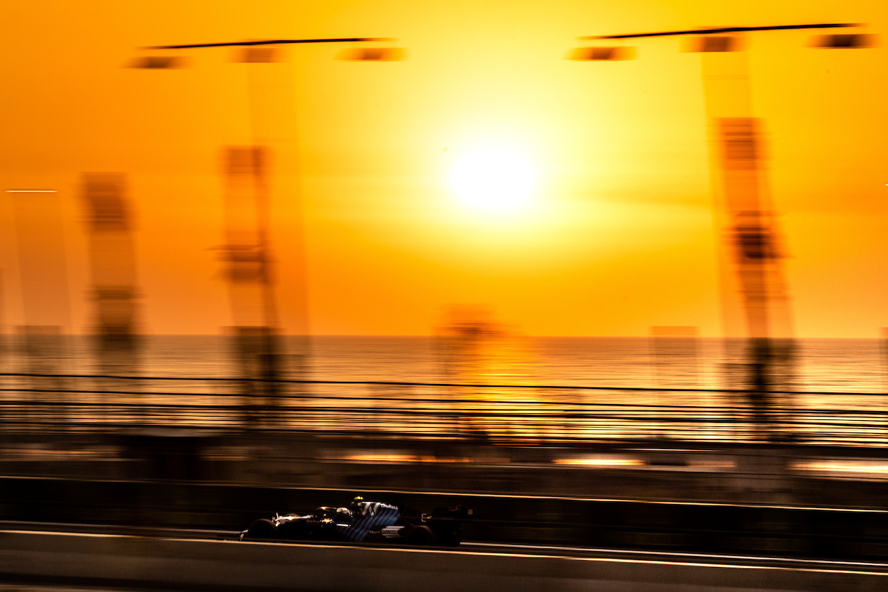 GP ARABIA SAUDITA, Nicholas Latifi (CDN) Williams Racing FW43B.
04.12.2021. Formula 1 World Championship, Rd 21, Saudi Arabian Grand Prix, Jeddah, Saudi Arabia, Qualifiche Day.
- www.xpbimages.com, EMail: requests@xpbimages.com © Copyright: Bearne / XPB Images