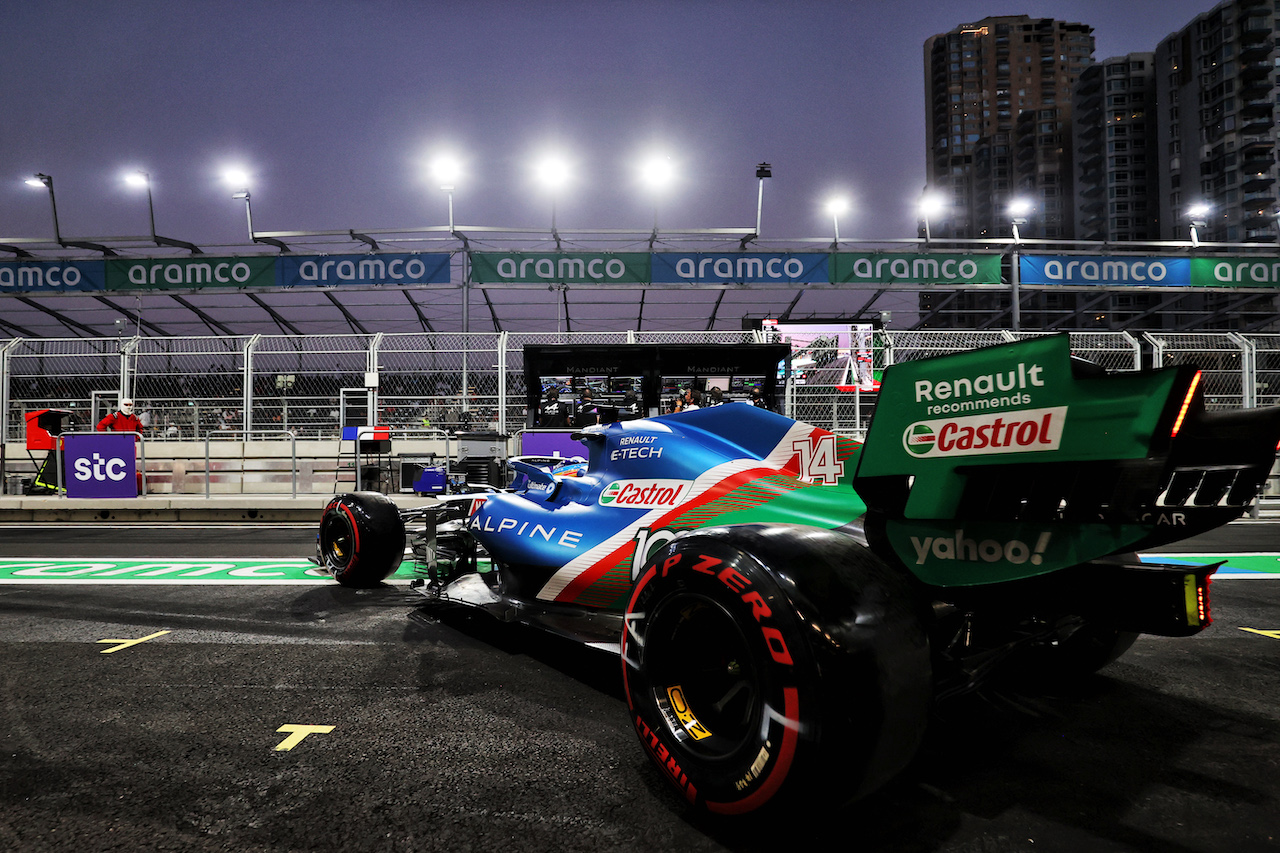 GP ARABIA SAUDITA, Fernando Alonso (ESP) Alpine F1 Team A521 leaves the pits.
04.12.2021. Formula 1 World Championship, Rd 21, Saudi Arabian Grand Prix, Jeddah, Saudi Arabia, Qualifiche Day.
- www.xpbimages.com, EMail: requests@xpbimages.com © Copyright: Moy / XPB Images