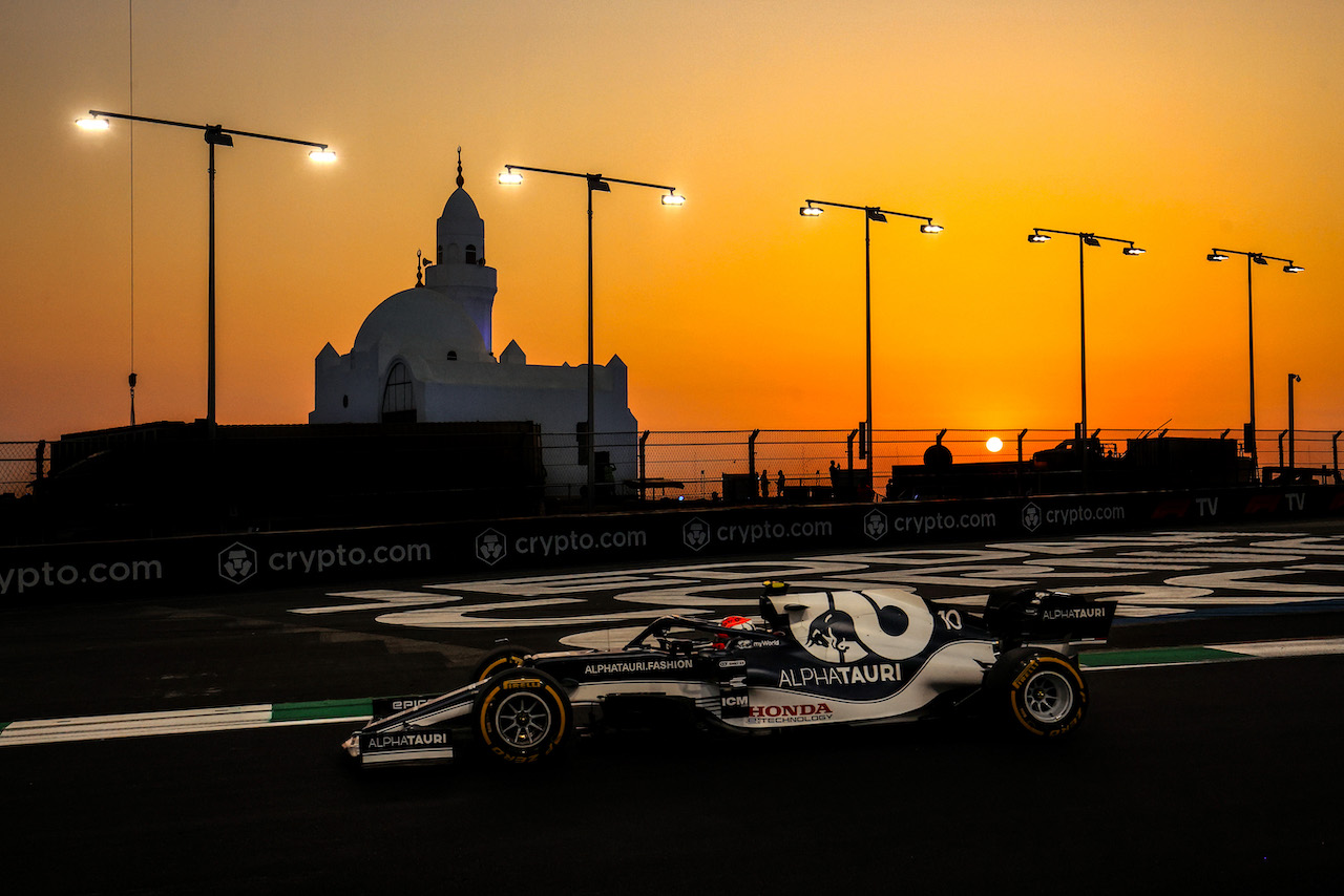 GP ARABIA SAUDITA, Pierre Gasly (FRA), AlphaTauri F1 
04.12.2021. Formula 1 World Championship, Rd 21, Saudi Arabian Grand Prix, Jeddah, Saudi Arabia, Qualifiche Day.
- www.xpbimages.com, EMail: requests@xpbimages.com ¬© Copyright: Charniaux / XPB Images