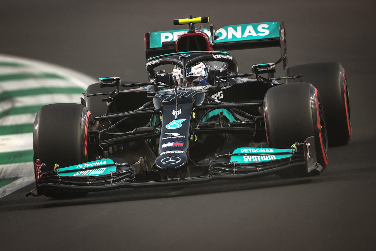 GP ARABIA SAUDITA, Valtteri Bottas (FIN), Mercedes AMG F1 
04.12.2021. Formula 1 World Championship, Rd 21, Saudi Arabian Grand Prix, Jeddah, Saudi Arabia, Qualifiche Day.
- www.xpbimages.com, EMail: requests@xpbimages.com ¬© Copyright: Charniaux / XPB Images