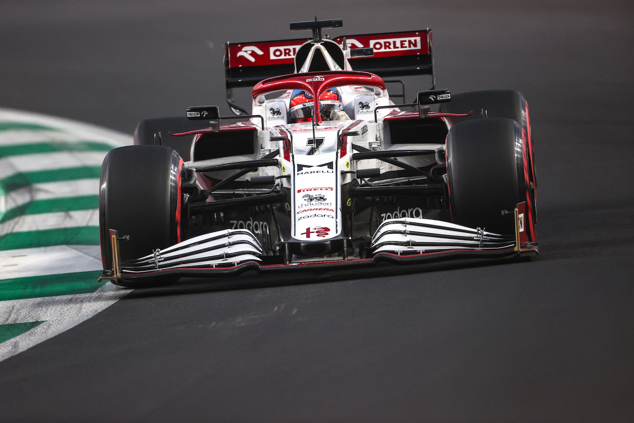 GP ARABIA SAUDITA, Kimi Raikkonen (FIN), Alfa Romeo Racing 
04.12.2021. Formula 1 World Championship, Rd 21, Saudi Arabian Grand Prix, Jeddah, Saudi Arabia, Qualifiche Day.
- www.xpbimages.com, EMail: requests@xpbimages.com ¬© Copyright: Charniaux / XPB Images
