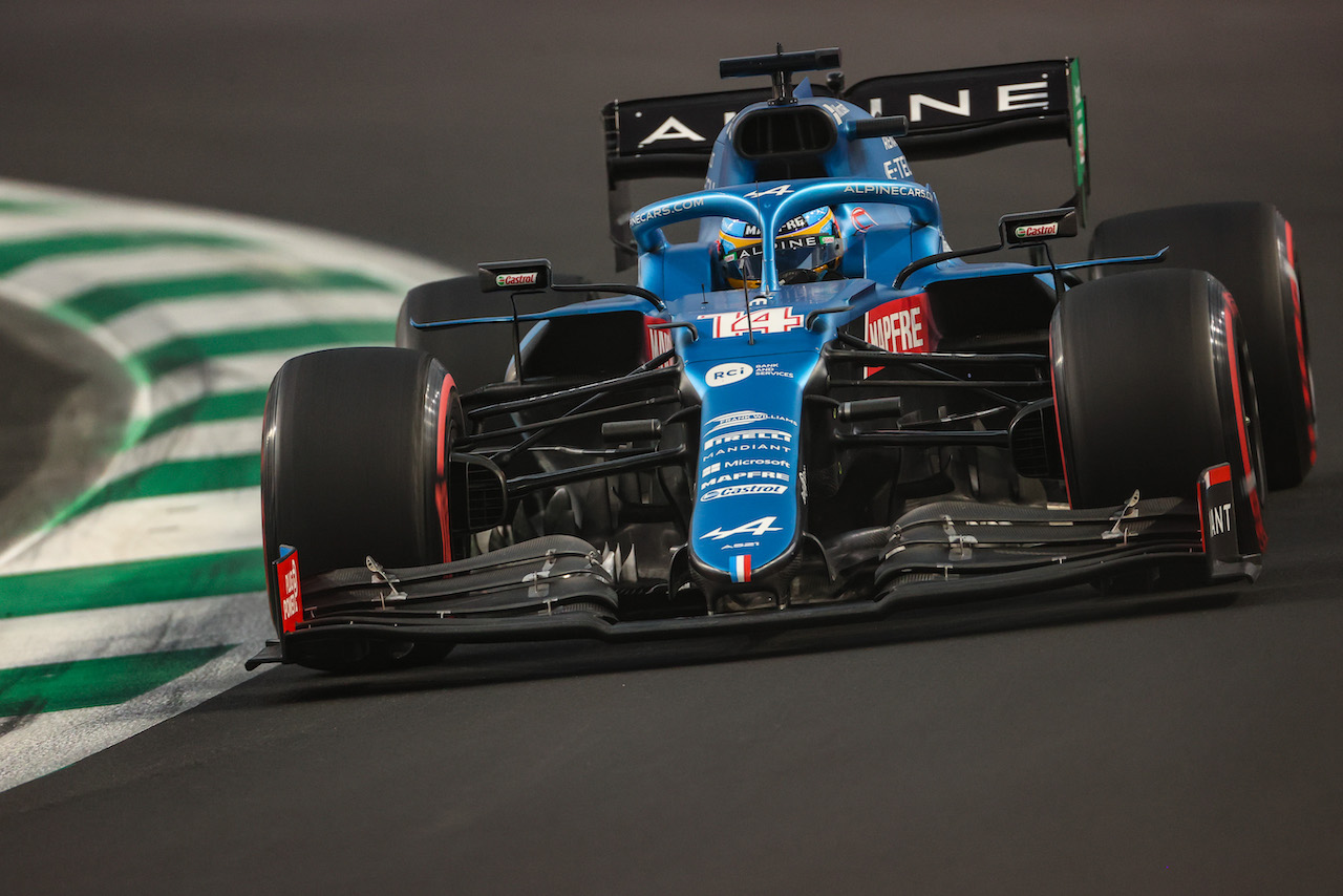 GP ARABIA SAUDITA, Fernando Alonso (ESP), Alpine F1 Team 
04.12.2021. Formula 1 World Championship, Rd 21, Saudi Arabian Grand Prix, Jeddah, Saudi Arabia, Qualifiche Day.
- www.xpbimages.com, EMail: requests@xpbimages.com © Copyright: Charniaux / XPB Images