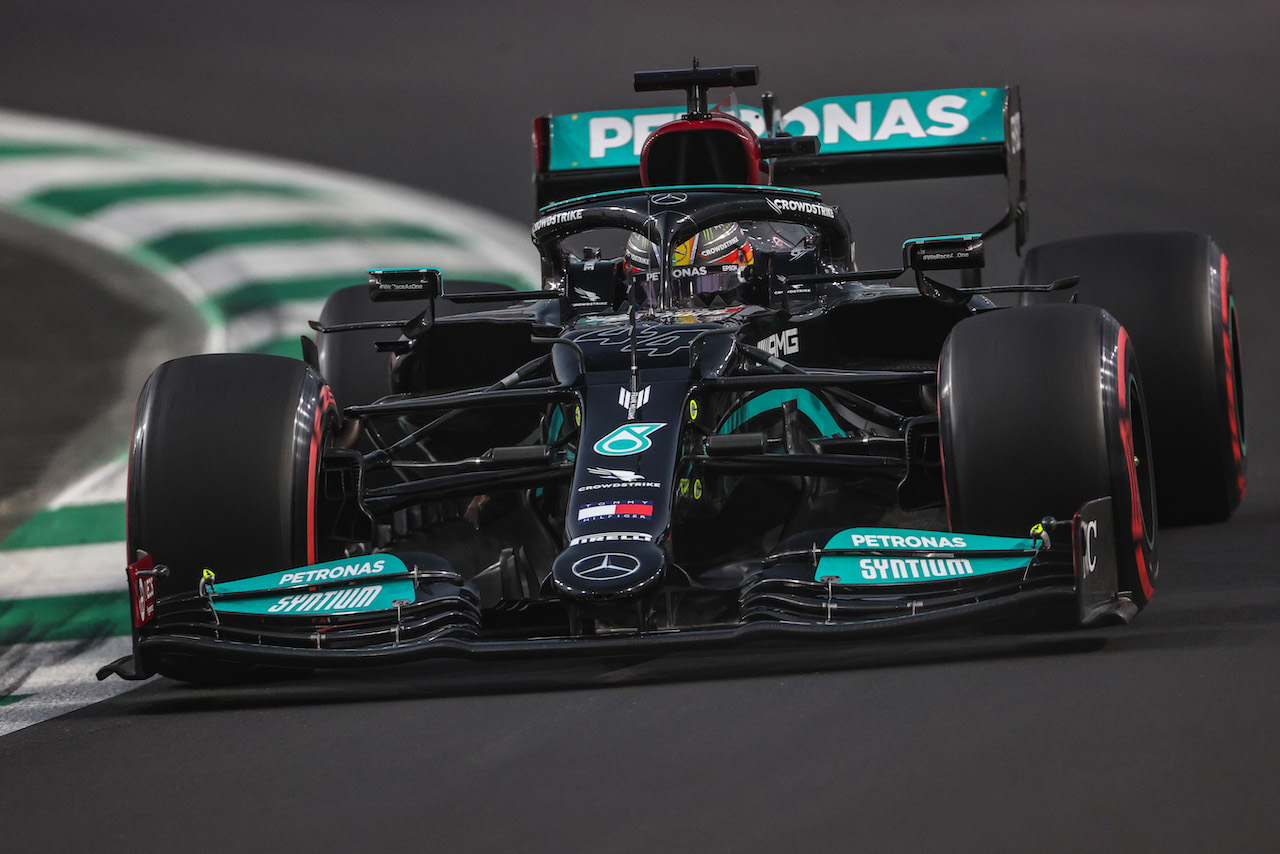 GP ARABIA SAUDITA, Lewis Hamilton (GBR), Mercedes AMG F1  
04.12.2021. Formula 1 World Championship, Rd 21, Saudi Arabian Grand Prix, Jeddah, Saudi Arabia, Qualifiche Day.
- www.xpbimages.com, EMail: requests@xpbimages.com ¬© Copyright: Charniaux / XPB Images