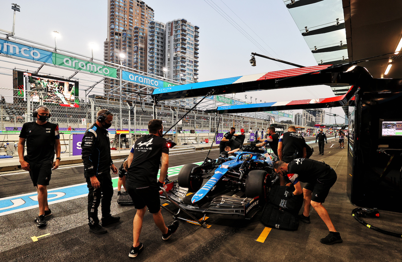 GP ARABIA SAUDITA, Fernando Alonso (ESP) Alpine F1 Team A521.
04.12.2021. Formula 1 World Championship, Rd 21, Saudi Arabian Grand Prix, Jeddah, Saudi Arabia, Qualifiche Day.
- www.xpbimages.com, EMail: requests@xpbimages.com © Copyright: Moy / XPB Images