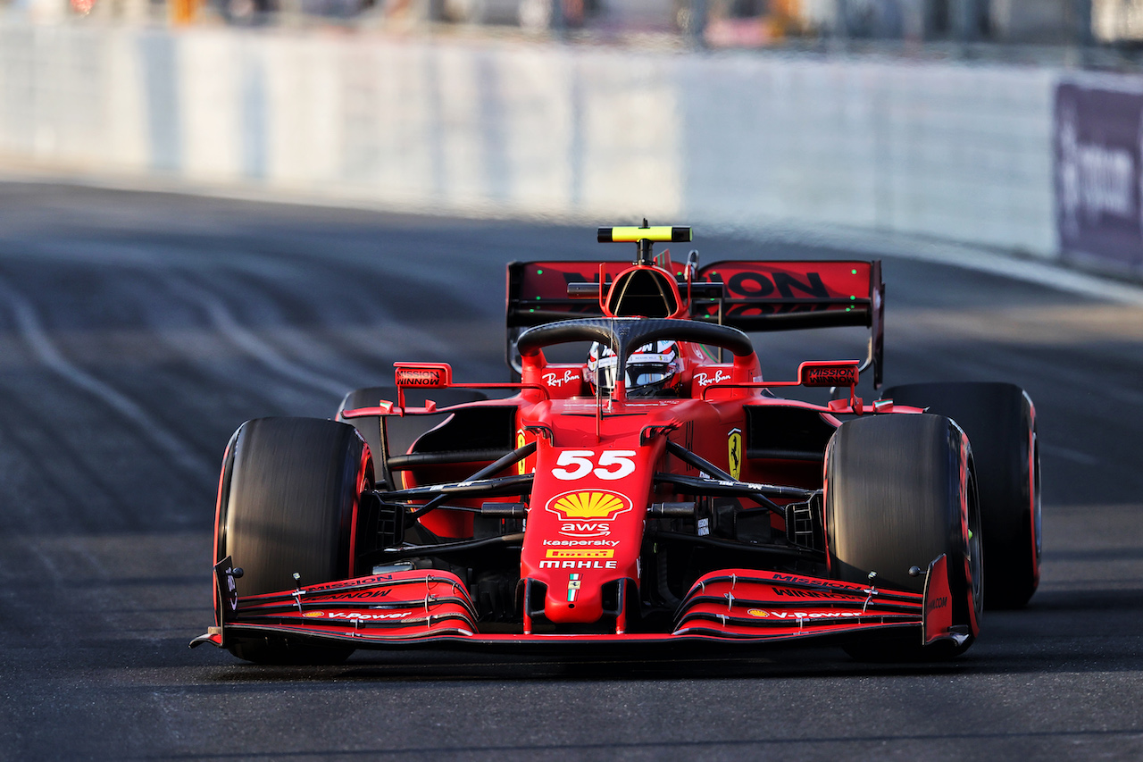 GP ARABIA SAUDITA, Carlos Sainz Jr (ESP) Ferrari SF-21.
03.12.2021 Formula 1 World Championship, Rd 21, Saudi Arabian Grand Prix, Jeddah, Saudi Arabia, Practice Day.
- www.xpbimages.com, EMail: requests@xpbimages.com © Copyright: Moy / XPB Images