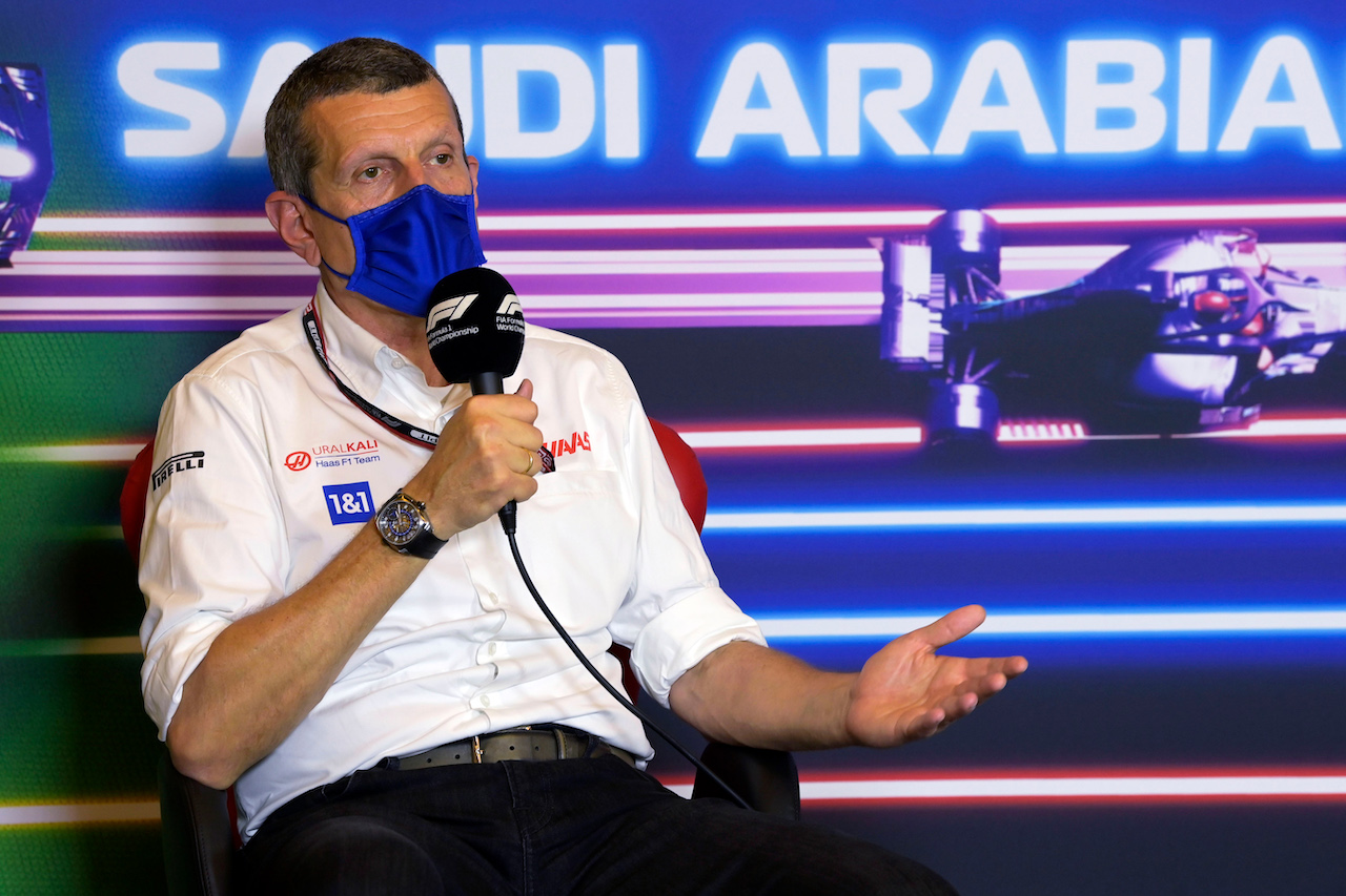 GP ARABIA SAUDITA, Guenther Steiner (ITA) Haas F1 Team Prinicipal in the FIA Press Conference.
03.12.2021 Formula 1 World Championship, Rd 21, Saudi Arabian Grand Prix, Jeddah, Saudi Arabia, Practice Day.
- www.xpbimages.com, EMail: requests@xpbimages.com © Copyright: FIA Pool Image for Editorial Use Only