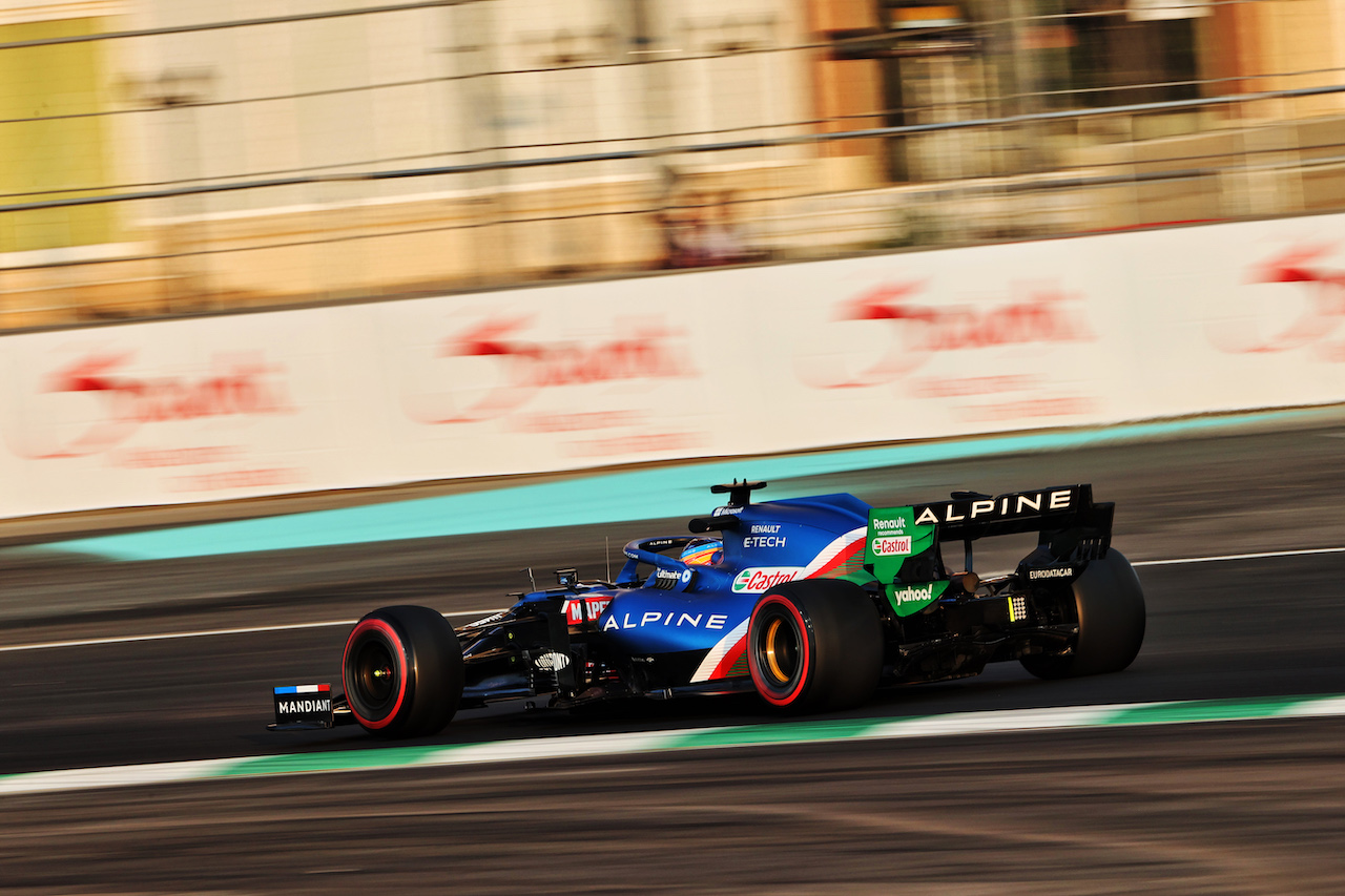 GP ARABIA SAUDITA, Fernando Alonso (ESP) Alpine F1 Team A521.
03.12.2021 Formula 1 World Championship, Rd 21, Saudi Arabian Grand Prix, Jeddah, Saudi Arabia, Practice Day.
- www.xpbimages.com, EMail: requests@xpbimages.com © Copyright: Charniaux / XPB Images