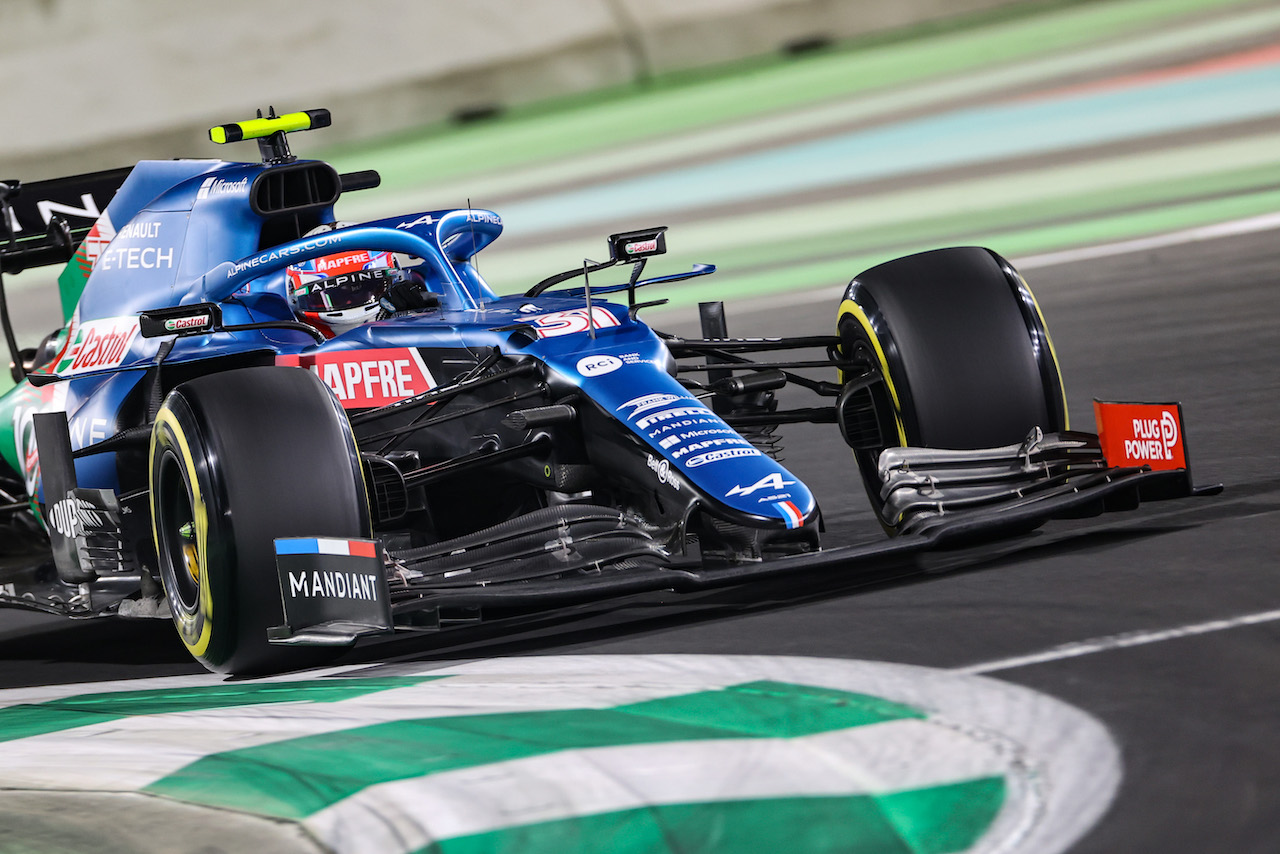 GP ARABIA SAUDITA, Esteban Ocon (FRA), Alpine F1 Team 
03.12.2021 Formula 1 World Championship, Rd 21, Saudi Arabian Grand Prix, Jeddah, Saudi Arabia, Practice Day.
- www.xpbimages.com, EMail: requests@xpbimages.com ¬© Copyright: Charniaux / XPB Images