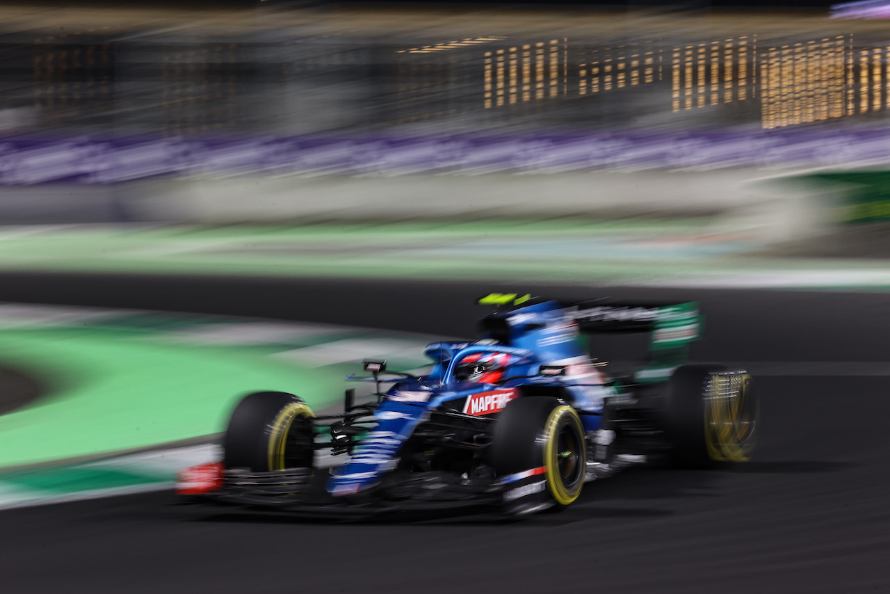 GP ARABIA SAUDITA, Esteban Ocon (FRA), Alpine F1 Team 
03.12.2021 Formula 1 World Championship, Rd 21, Saudi Arabian Grand Prix, Jeddah, Saudi Arabia, Practice Day.
- www.xpbimages.com, EMail: requests@xpbimages.com ¬© Copyright: Charniaux / XPB Images