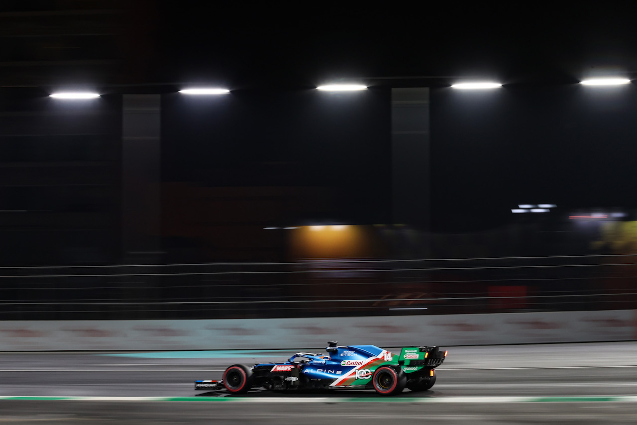 GP ARABIA SAUDITA, Fernando Alonso (ESP), Alpine F1 Team 
03.12.2021 Formula 1 World Championship, Rd 21, Saudi Arabian Grand Prix, Jeddah, Saudi Arabia, Practice Day.
- www.xpbimages.com, EMail: requests@xpbimages.com ¬© Copyright: Charniaux / XPB Images