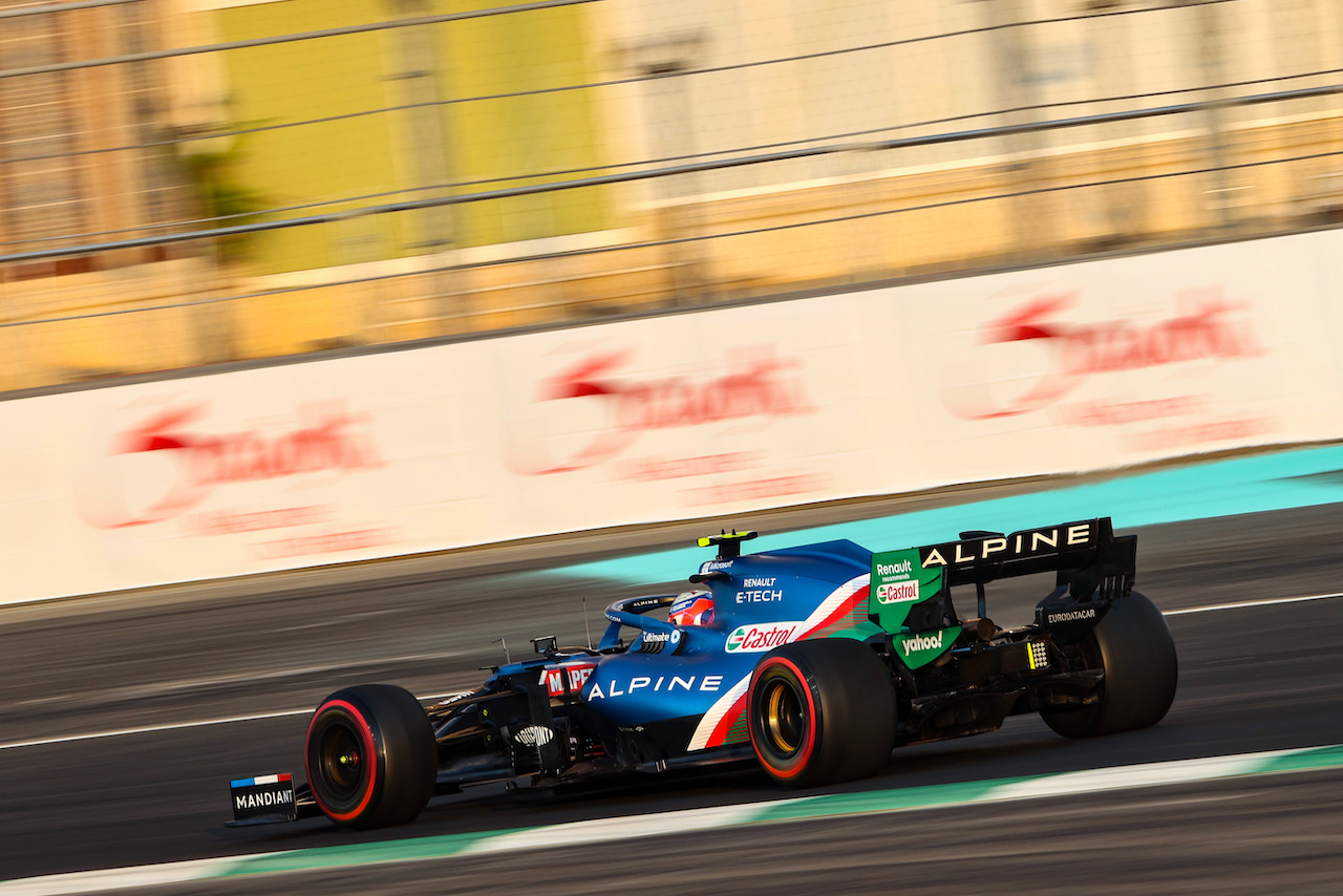 GP ARABIA SAUDITA, Esteban Ocon (FRA), Alpine F1 Team 
03.12.2021 Formula 1 World Championship, Rd 21, Saudi Arabian Grand Prix, Jeddah, Saudi Arabia, Practice Day.
- www.xpbimages.com, EMail: requests@xpbimages.com ¬© Copyright: Charniaux / XPB Images
