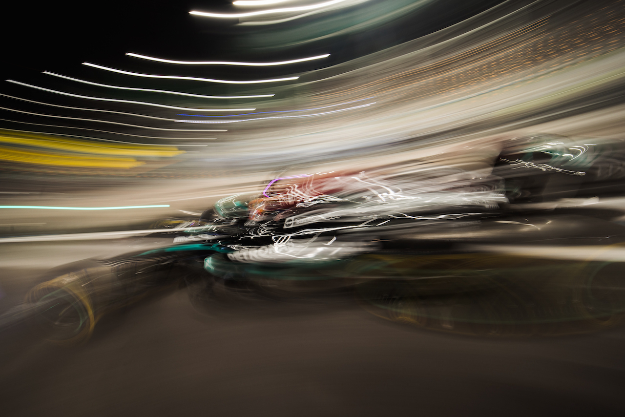 GP ARABIA SAUDITA, Lewis Hamilton (GBR) Mercedes AMG F1 W12.
03.12.2021 Formula 1 World Championship, Rd 21, Saudi Arabian Grand Prix, Jeddah, Saudi Arabia, Practice Day.
- www.xpbimages.com, EMail: requests@xpbimages.com © Copyright: Bearne / XPB Images