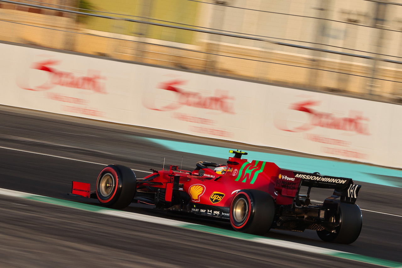 GP ARABIA SAUDITA, Carlos Sainz Jr (ESP), Ferrari 
03.12.2021 Formula 1 World Championship, Rd 21, Saudi Arabian Grand Prix, Jeddah, Saudi Arabia, Practice Day.
- www.xpbimages.com, EMail: requests@xpbimages.com © Copyright: Charniaux / XPB Images