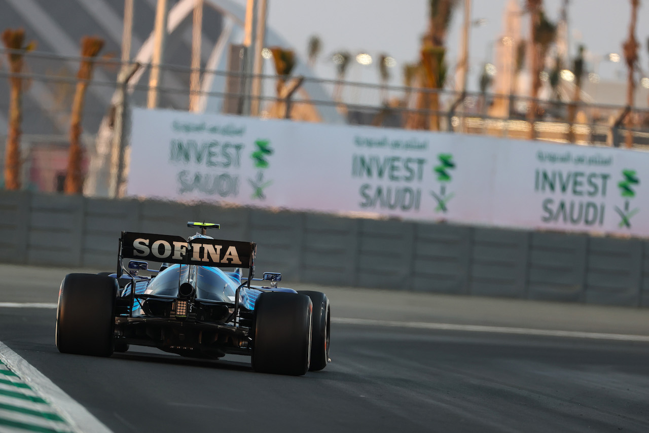 GP ARABIA SAUDITA, Nicholas Latifi (CDN), Williams Racing 
03.12.2021 Formula 1 World Championship, Rd 21, Saudi Arabian Grand Prix, Jeddah, Saudi Arabia, Practice Day.
- www.xpbimages.com, EMail: requests@xpbimages.com ¬© Copyright: Charniaux / XPB Images