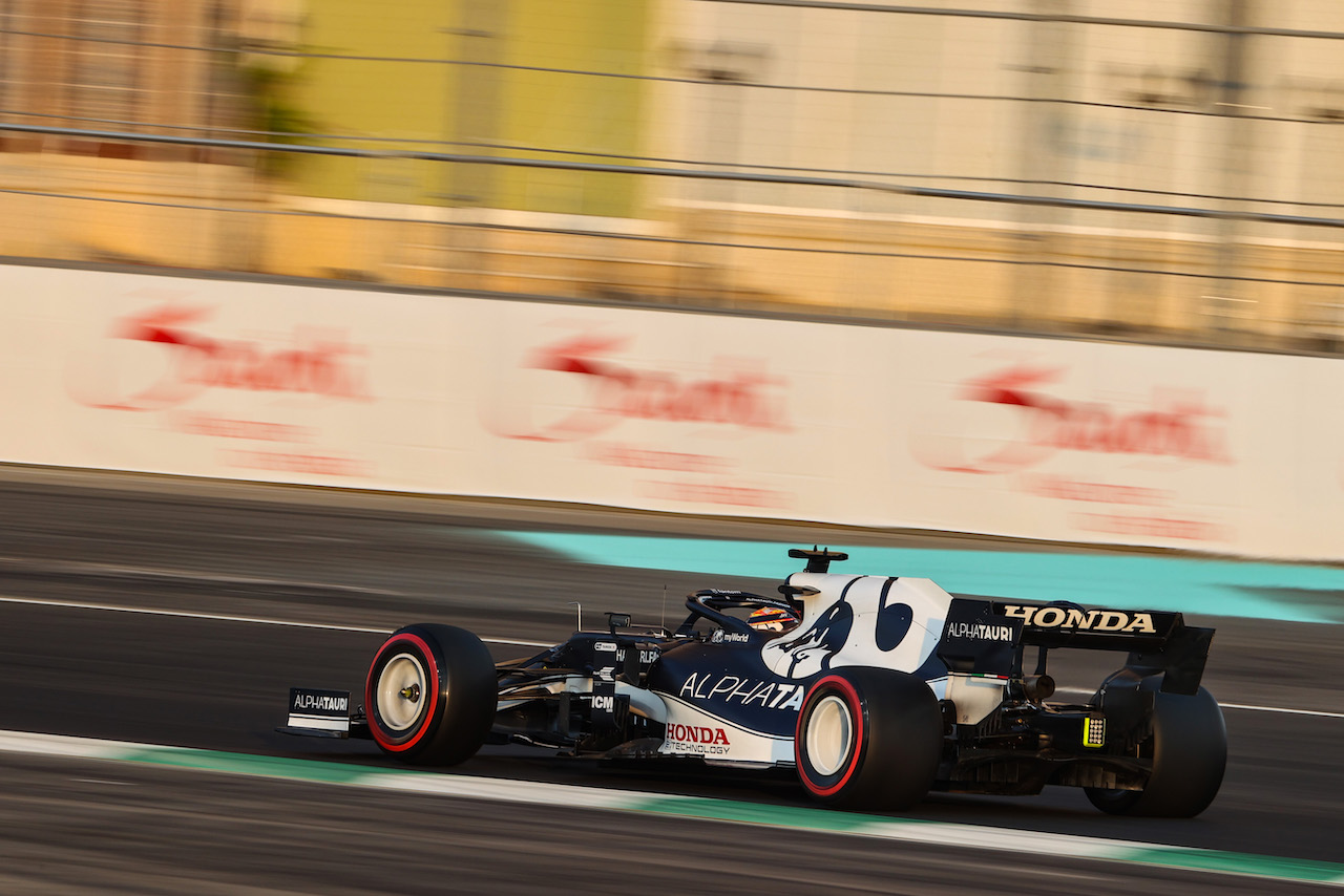 GP ARABIA SAUDITA, Yuki Tsunoda (JPN), Alpha Tauri 
03.12.2021 Formula 1 World Championship, Rd 21, Saudi Arabian Grand Prix, Jeddah, Saudi Arabia, Practice Day.
- www.xpbimages.com, EMail: requests@xpbimages.com © Copyright: Charniaux / XPB Images