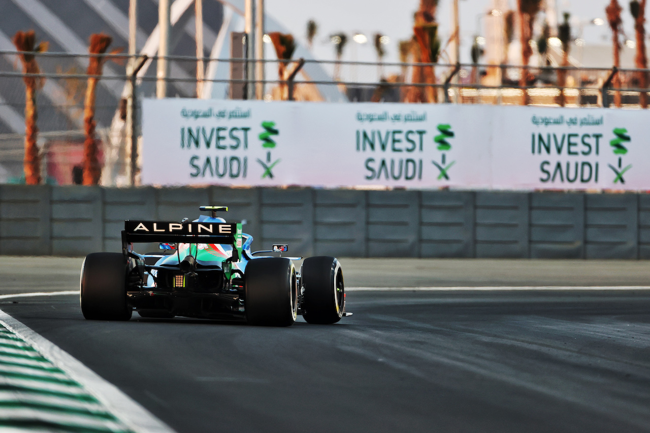 GP ARABIA SAUDITA, Esteban Ocon (FRA) Alpine F1 Team A521.
03.12.2021 Formula 1 World Championship, Rd 21, Saudi Arabian Grand Prix, Jeddah, Saudi Arabia, Practice Day.
- www.xpbimages.com, EMail: requests@xpbimages.com © Copyright: Charniaux / XPB Images