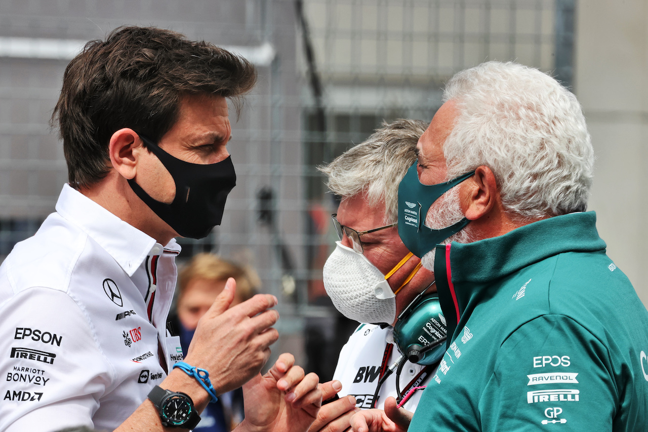 GP AUSTRIA, (L to R): Toto Wolff (GER) Mercedes AMG F1 Shareholder e Executive Director e Lawrence Stroll (CDN) Aston Martin F1 Team Investor on the grid.
04.07.2021. Formula 1 World Championship, Rd 9, Austrian Grand Prix, Spielberg, Austria, Gara Day.
- www.xpbimages.com, EMail: requests@xpbimages.com © Copyright: Batchelor / XPB Images