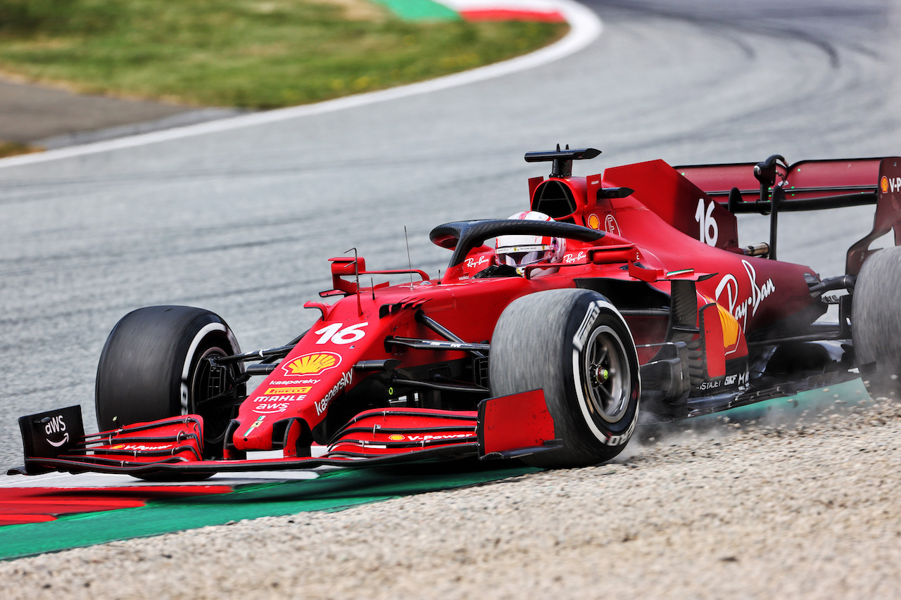 GP AUSTRIA, Charles Leclerc (MON) Ferrari SF-21 runs wide.
04.07.2021. Formula 1 World Championship, Rd 9, Austrian Grand Prix, Spielberg, Austria, Gara Day.
- www.xpbimages.com, EMail: requests@xpbimages.com © Copyright: Charniaux / XPB Images