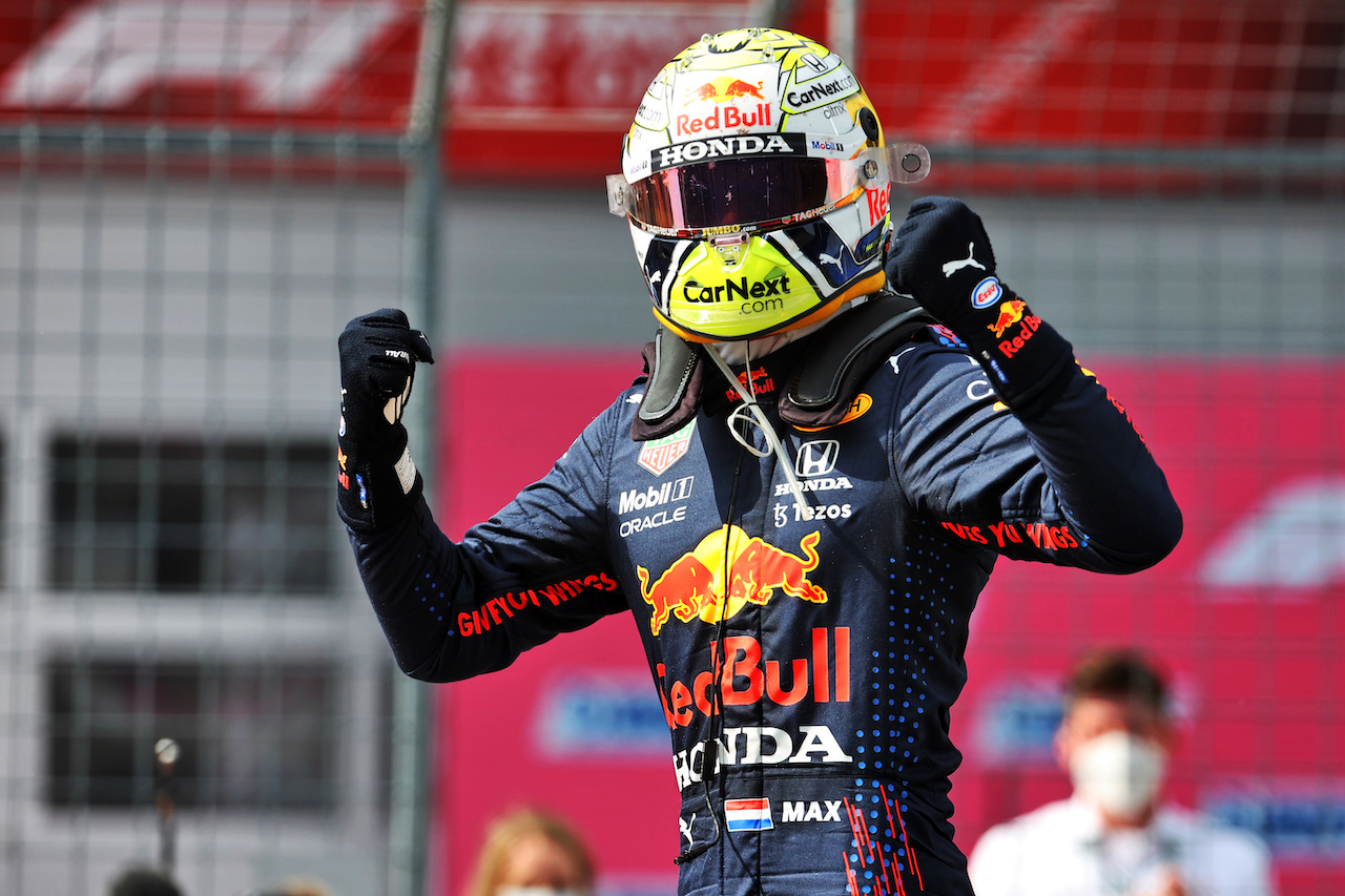 GP AUSTRIA, Gara winner Max Verstappen (NLD) Red Bull Racing celebrates in parc ferme.
04.07.2021. Formula 1 World Championship, Rd 9, Austrian Grand Prix, Spielberg, Austria, Gara Day.
- www.xpbimages.com, EMail: requests@xpbimages.com © Copyright: Batchelor / XPB Images