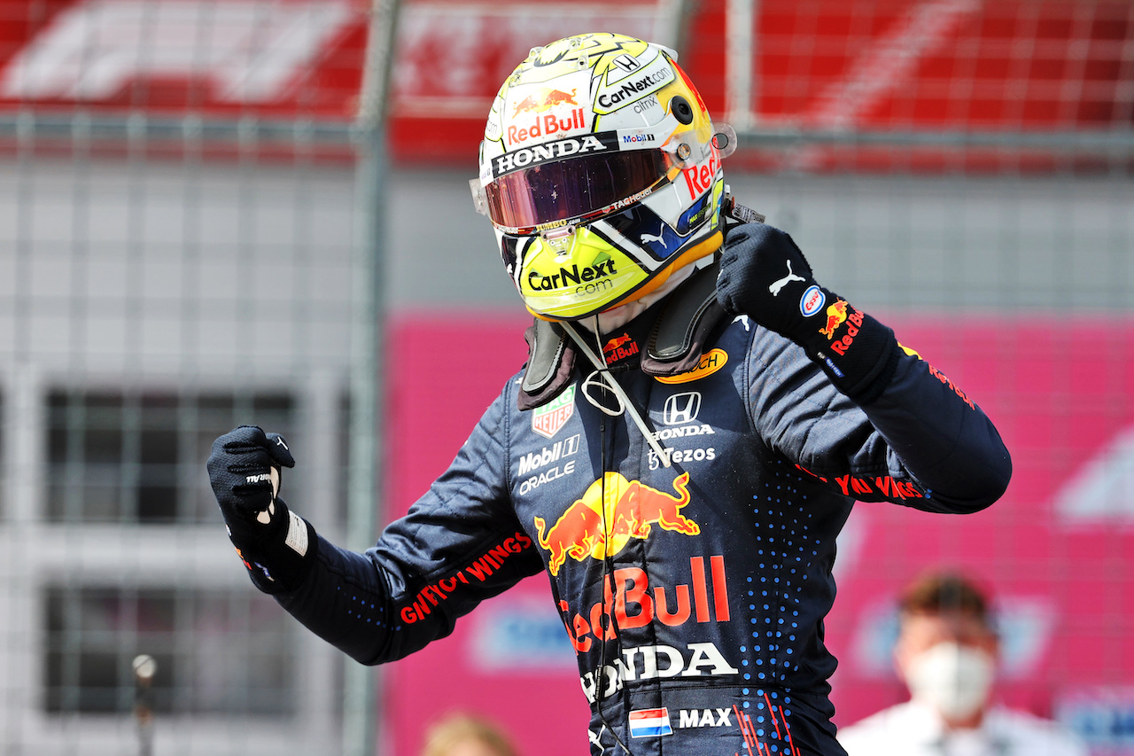 GP AUSTRIA, Gara winner Max Verstappen (NLD) Red Bull Racing celebrates in parc ferme.
04.07.2021. Formula 1 World Championship, Rd 9, Austrian Grand Prix, Spielberg, Austria, Gara Day.
- www.xpbimages.com, EMail: requests@xpbimages.com © Copyright: Batchelor / XPB Images
