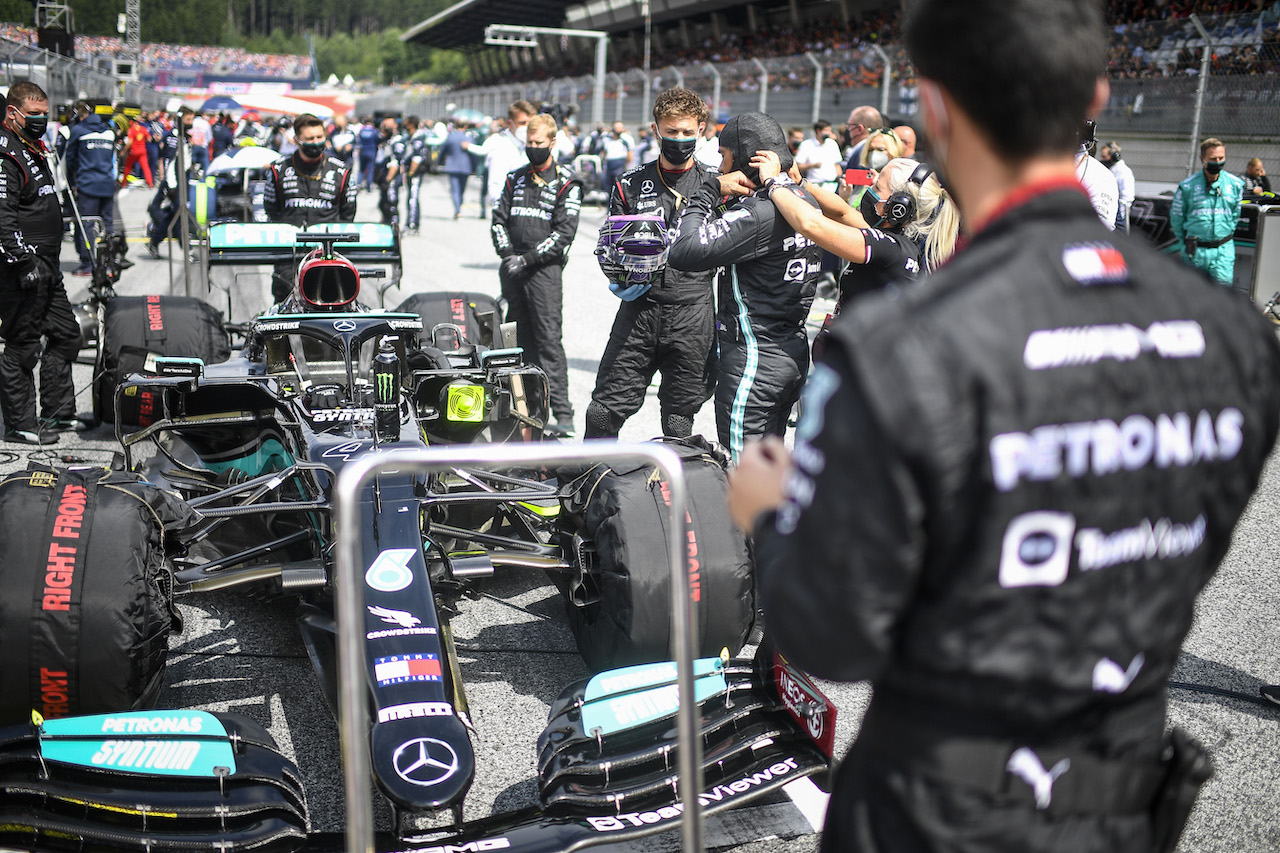 GP AUSTRIA, Lewis Hamilton (GBR) Mercedes AMG F1 W12 on the grid.
04.07.2021. Formula 1 World Championship, Rd 9, Austrian Grand Prix, Spielberg, Austria, Gara Day.
- www.xpbimages.com, EMail: requests@xpbimages.com © Copyright: FIA Pool Image for Editorial Use Only