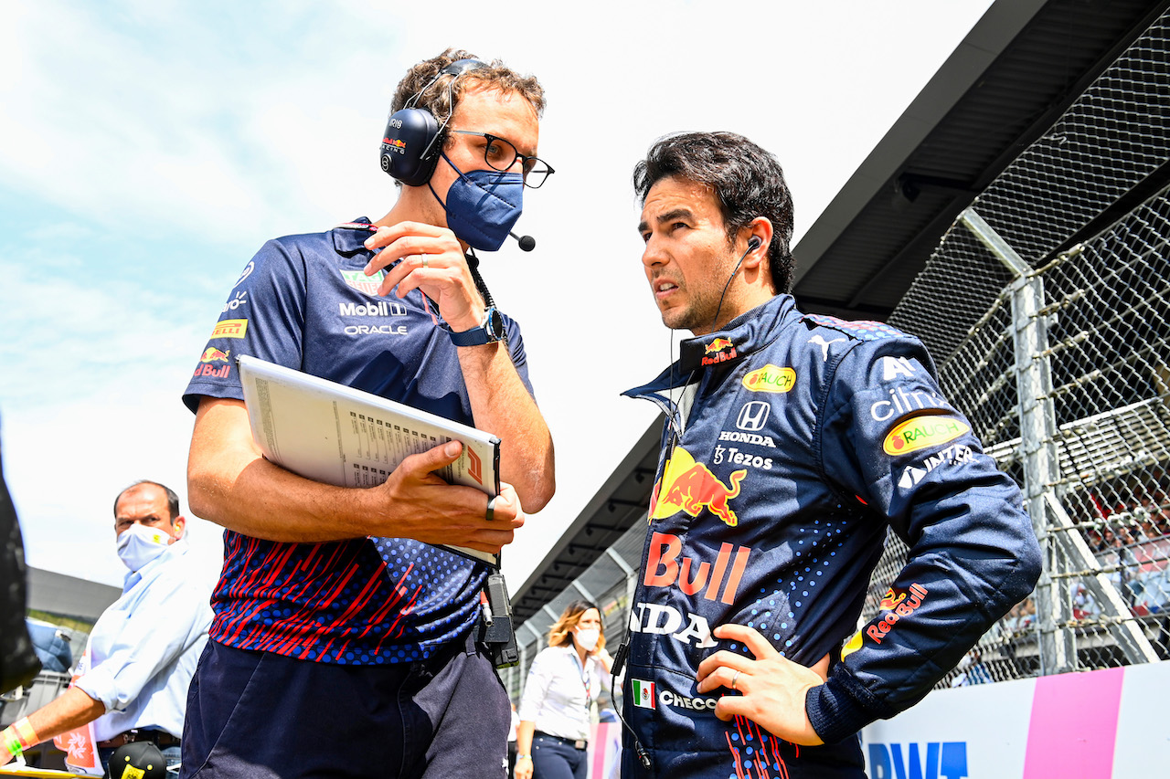 GP AUSTRIA, Sergio Perez (MEX) Red Bull Racing on the grid.
04.07.2021. Formula 1 World Championship, Rd 9, Austrian Grand Prix, Spielberg, Austria, Gara Day.
- www.xpbimages.com, EMail: requests@xpbimages.com © Copyright: FIA Pool Image for Editorial Use Only