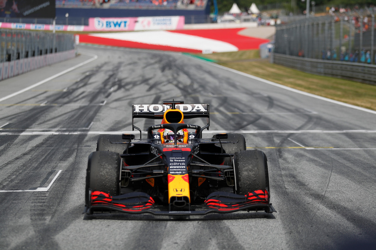GP AUSTRIA, Gara winner Max Verstappen (NLD) Red Bull Racing RB16B in parc ferme.
04.07.2021. Formula 1 World Championship, Rd 9, Austrian Grand Prix, Spielberg, Austria, Gara Day.
- www.xpbimages.com, EMail: requests@xpbimages.com © Copyright: FIA Pool Image for Editorial Use Only