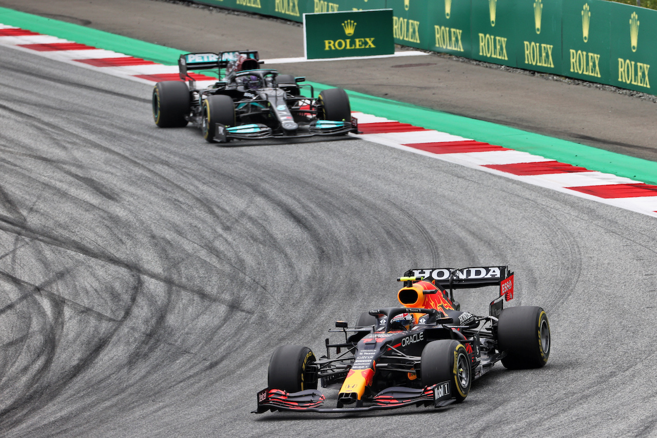 GP AUSTRIA, Sergio Perez (MEX) Red Bull Racing RB16B.
04.07.2021. Formula 1 World Championship, Rd 9, Austrian Grand Prix, Spielberg, Austria, Gara Day.
- www.xpbimages.com, EMail: requests@xpbimages.com © Copyright: Charniaux / XPB Images