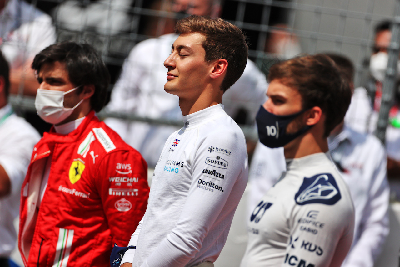 GP AUSTRIA, George Russell (GBR) Williams Racing as the grid observes the national anthem.
04.07.2021. Formula 1 World Championship, Rd 9, Austrian Grand Prix, Spielberg, Austria, Gara Day.
- www.xpbimages.com, EMail: requests@xpbimages.com © Copyright: Charniaux / XPB Images