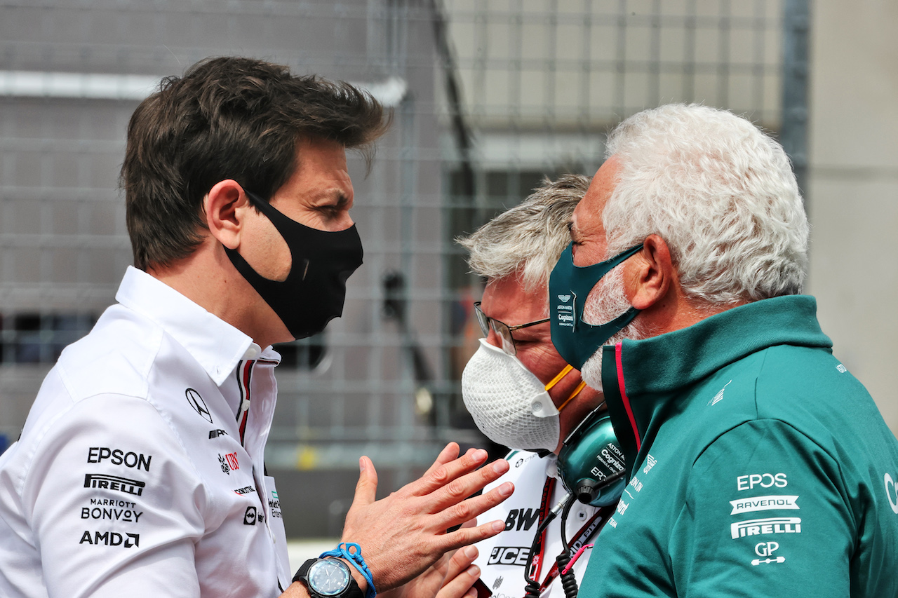 GP AUSTRIA, (L to R): Toto Wolff (GER) Mercedes AMG F1 Shareholder e Executive Director e Lawrence Stroll (CDN) Aston Martin F1 Team Investor on the grid.
04.07.2021. Formula 1 World Championship, Rd 9, Austrian Grand Prix, Spielberg, Austria, Gara Day.
- www.xpbimages.com, EMail: requests@xpbimages.com © Copyright: Batchelor / XPB Images