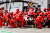 GP AUSTRIA, Carlos Sainz Jr (ESP) Ferrari SF-21 makes a pit stop.
04.07.2021. Formula 1 World Championship, Rd 9, Austrian Grand Prix, Spielberg, Austria, Gara Day.
- www.xpbimages.com, EMail: requests@xpbimages.com © Copyright: Moy / XPB Images