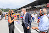 GP AUSTRIA, (L to R): Natalie Pinkham (GBR) Sky Sports Presenter with Stefano Domenicali (ITA) Formula One President e CEO, e Johnny Herbert (GBR) Sky Sports F1 Presenter on the grid.
04.07.2021. Formula 1 World Championship, Rd 9, Austrian Grand Prix, Spielberg, Austria, Gara Day.
- www.xpbimages.com, EMail: requests@xpbimages.com © Copyright: FIA Pool Image for Editorial Use Only