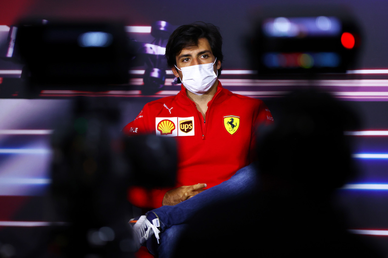 GP AUSTRIA, Carlos Sainz Jr (ESP) Ferrari in the FIA Press Conference.
01.07.2021. Formula 1 World Championship, Rd 9, Austrian Grand Prix, Spielberg, Austria, Preparation Day.
- www.xpbimages.com, EMail: requests@xpbimages.com © Copyright: FIA Pool Image for Editorial Use Only