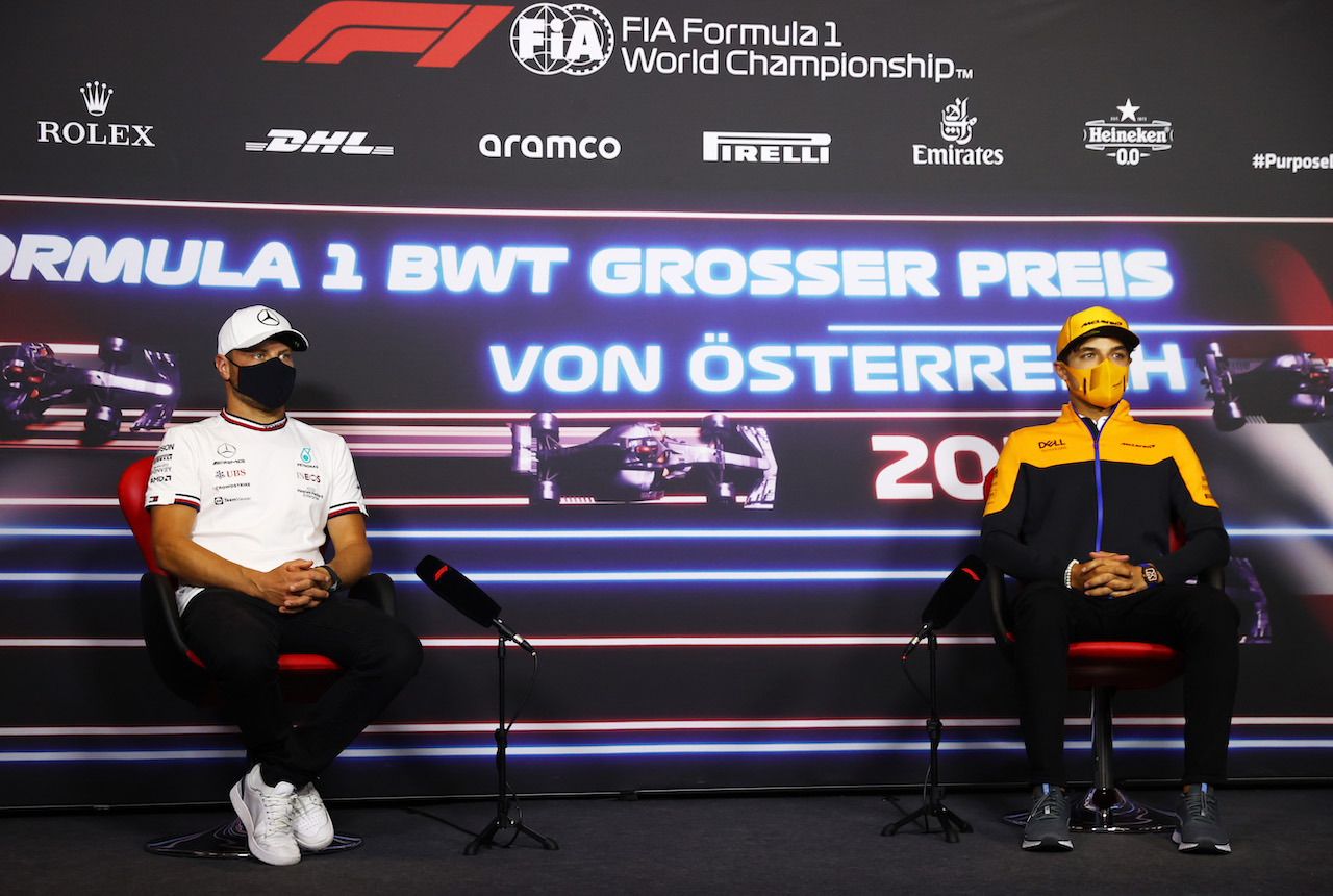 GP AUSTRIA, (L to R): Valtteri Bottas (FIN) Mercedes AMG F1 e Lando Norris (GBR) McLaren in the FIA Press Conference.
01.07.2021. Formula 1 World Championship, Rd 9, Austrian Grand Prix, Spielberg, Austria, Preparation Day.
- www.xpbimages.com, EMail: requests@xpbimages.com © Copyright: FIA Pool Image for Editorial Use Only