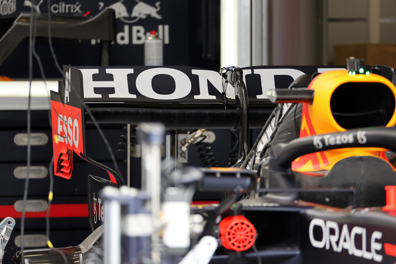 GP AUSTRIA, Red Bull Racing RB16B rear wing.
01.07.2021. Formula 1 World Championship, Rd 9, Austrian Grand Prix, Spielberg, Austria, Preparation Day.
- www.xpbimages.com, EMail: requests@xpbimages.com © Copyright: Batchelor / XPB Images