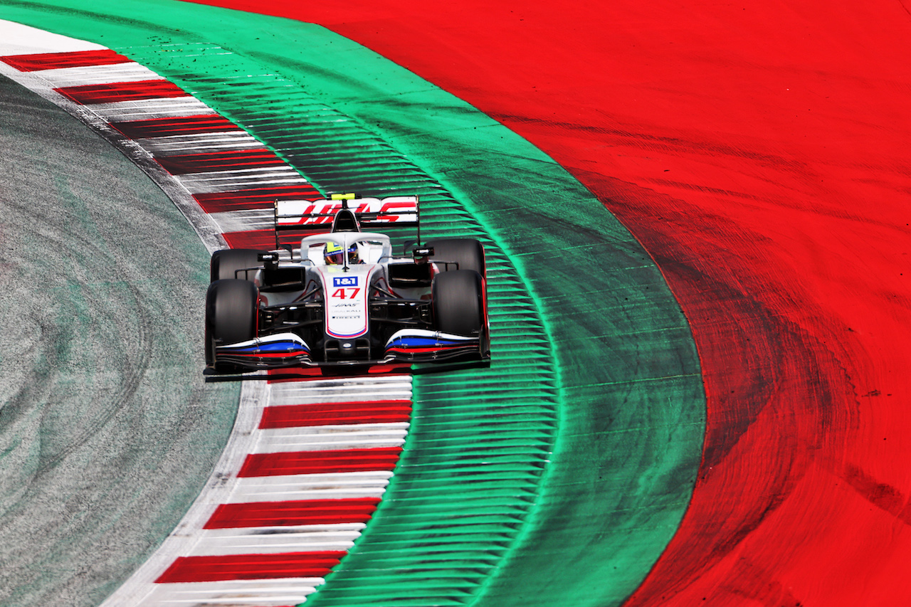 GP AUSTRIA, Mick Schumacher (GER) Haas VF-21.
03.07.2021. Formula 1 World Championship, Rd 9, Austrian Grand Prix, Spielberg, Austria, Qualifiche Day.
- www.xpbimages.com, EMail: requests@xpbimages.com © Copyright: Charniaux / XPB Images