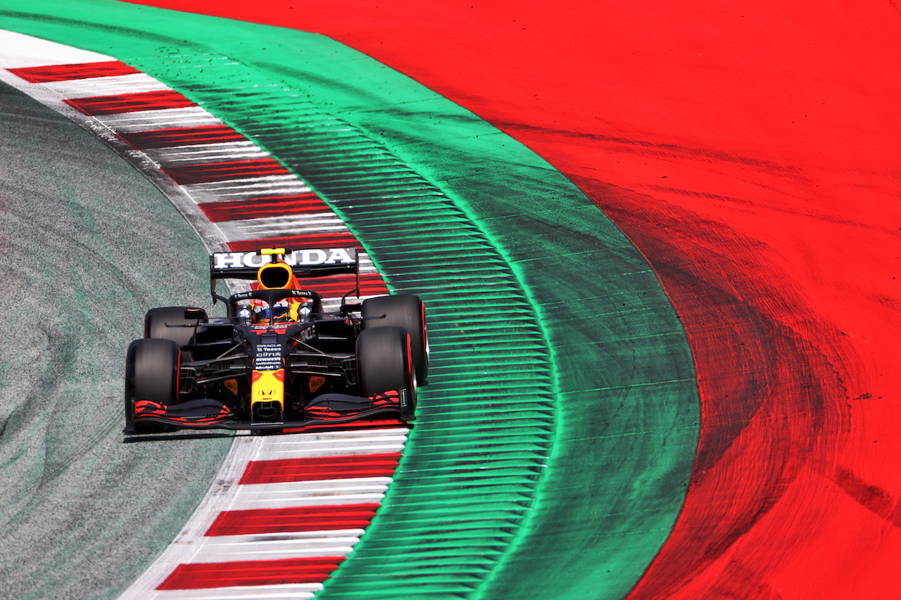 GP AUSTRIA, Sergio Perez (MEX) Red Bull Racing RB16B.
03.07.2021. Formula 1 World Championship, Rd 9, Austrian Grand Prix, Spielberg, Austria, Qualifiche Day.
- www.xpbimages.com, EMail: requests@xpbimages.com © Copyright: Charniaux / XPB Images