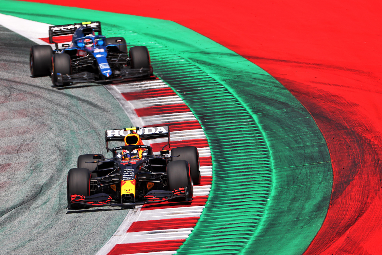 GP AUSTRIA, Sergio Perez (MEX) Red Bull Racing RB16B.
03.07.2021. Formula 1 World Championship, Rd 9, Austrian Grand Prix, Spielberg, Austria, Qualifiche Day.
- www.xpbimages.com, EMail: requests@xpbimages.com © Copyright: Charniaux / XPB Images
