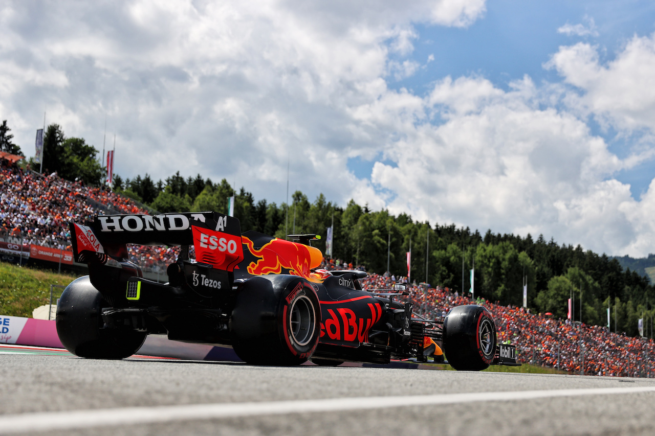 GP AUSTRIA, Sergio Perez (MEX) Red Bull Racing RB16B.
03.07.2021. Formula 1 World Championship, Rd 9, Austrian Grand Prix, Spielberg, Austria, Qualifiche Day.
- www.xpbimages.com, EMail: requests@xpbimages.com © Copyright: Batchelor / XPB Images