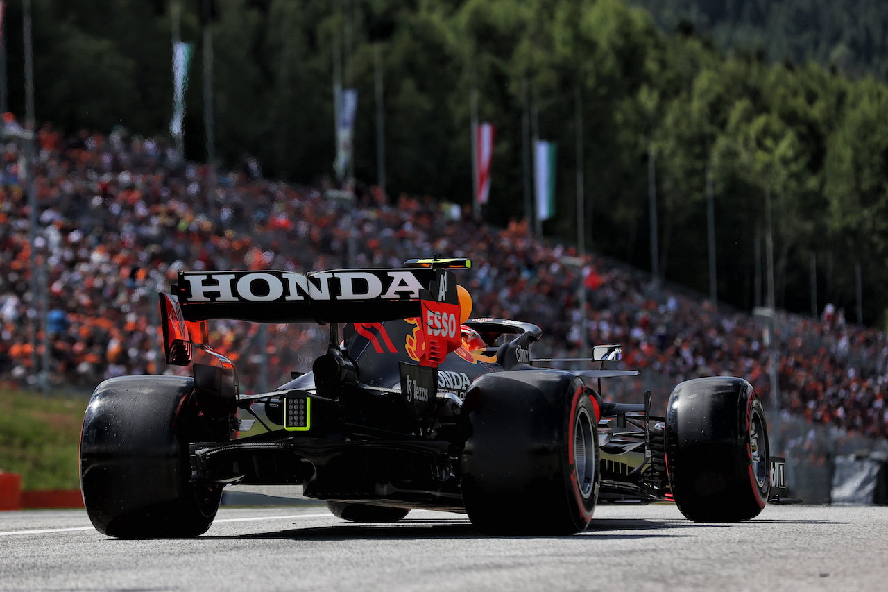 GP AUSTRIA, Sergio Perez (MEX) Red Bull Racing RB16B.
03.07.2021. Formula 1 World Championship, Rd 9, Austrian Grand Prix, Spielberg, Austria, Qualifiche Day.
- www.xpbimages.com, EMail: requests@xpbimages.com © Copyright: Batchelor / XPB Images