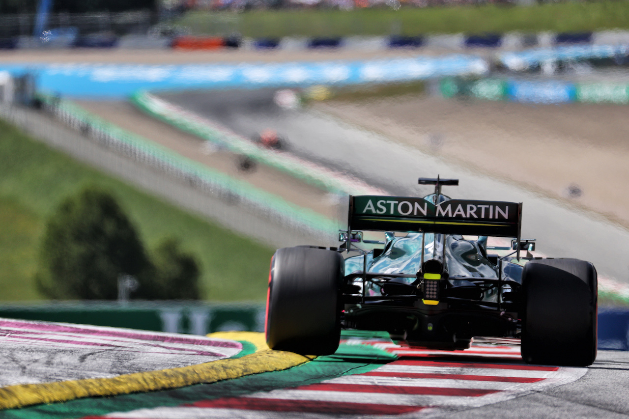 GP AUSTRIA, Lance Stroll (CDN) Aston Martin F1 Team AMR21.
03.07.2021. Formula 1 World Championship, Rd 9, Austrian Grand Prix, Spielberg, Austria, Qualifiche Day.
- www.xpbimages.com, EMail: requests@xpbimages.com © Copyright: Batchelor / XPB Images