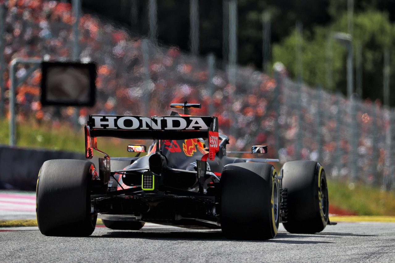GP AUSTRIA, Max Verstappen (NLD) Red Bull Racing RB16B.
03.07.2021. Formula 1 World Championship, Rd 9, Austrian Grand Prix, Spielberg, Austria, Qualifiche Day.
- www.xpbimages.com, EMail: requests@xpbimages.com © Copyright: Batchelor / XPB Images