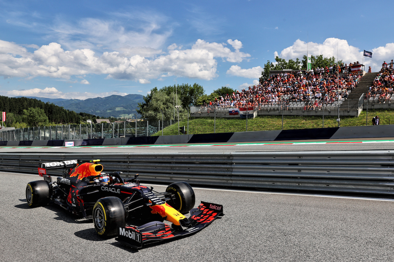GP AUSTRIA, Sergio Perez (MEX) Red Bull Racing RB16B.
03.07.2021. Formula 1 World Championship, Rd 9, Austrian Grand Prix, Spielberg, Austria, Qualifiche Day.
- www.xpbimages.com, EMail: requests@xpbimages.com © Copyright: Batchelor / XPB Images