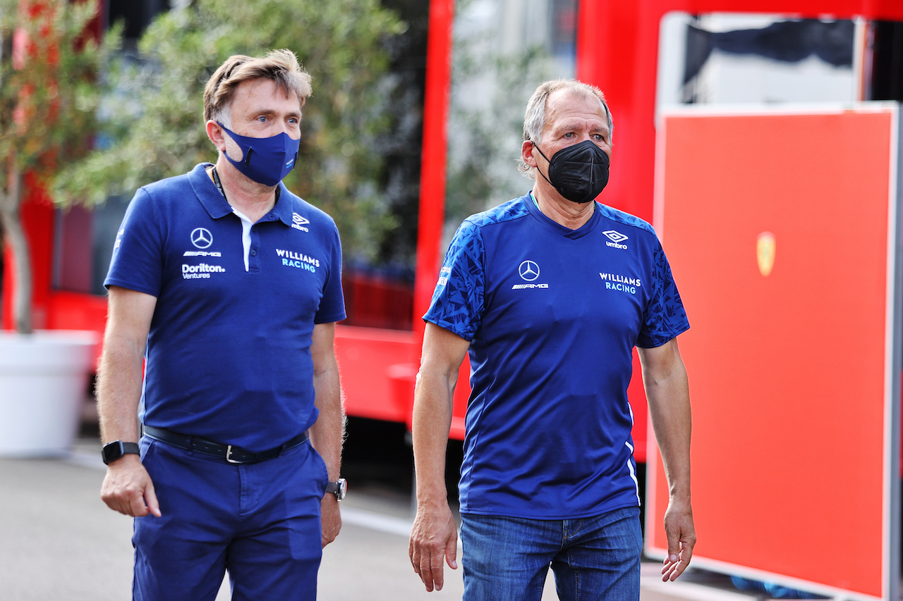 GP AUSTRIA, (L to R): Jost Capito (GER) Williams Racing Chief Executive Officer with Willy Rampf (GER) Williams Racing Technical Consultant.
03.07.2021. Formula 1 World Championship, Rd 9, Austrian Grand Prix, Spielberg, Austria, Qualifiche Day.
- www.xpbimages.com, EMail: requests@xpbimages.com © Copyright: Moy / XPB Images