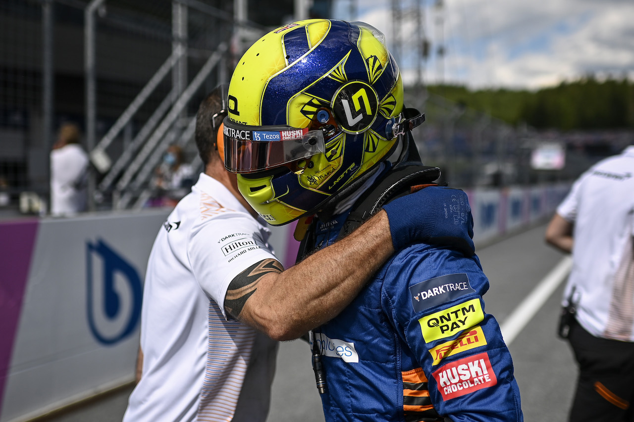 GP AUSTRIA, Lando Norris (GBR) McLaren celebrates his second position in qualifying parc ferme.
03.07.2021. Formula 1 World Championship, Rd 9, Austrian Grand Prix, Spielberg, Austria, Qualifiche Day.
- www.xpbimages.com, EMail: requests@xpbimages.com © Copyright: FIA Pool Image for Editorial Use Only