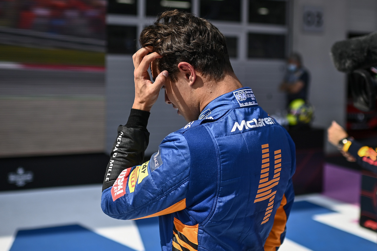 GP AUSTRIA, Lando Norris (GBR) McLaren celebrates his second position in qualifying parc ferme.
03.07.2021. Formula 1 World Championship, Rd 9, Austrian Grand Prix, Spielberg, Austria, Qualifiche Day.
- www.xpbimages.com, EMail: requests@xpbimages.com © Copyright: FIA Pool Image for Editorial Use Only